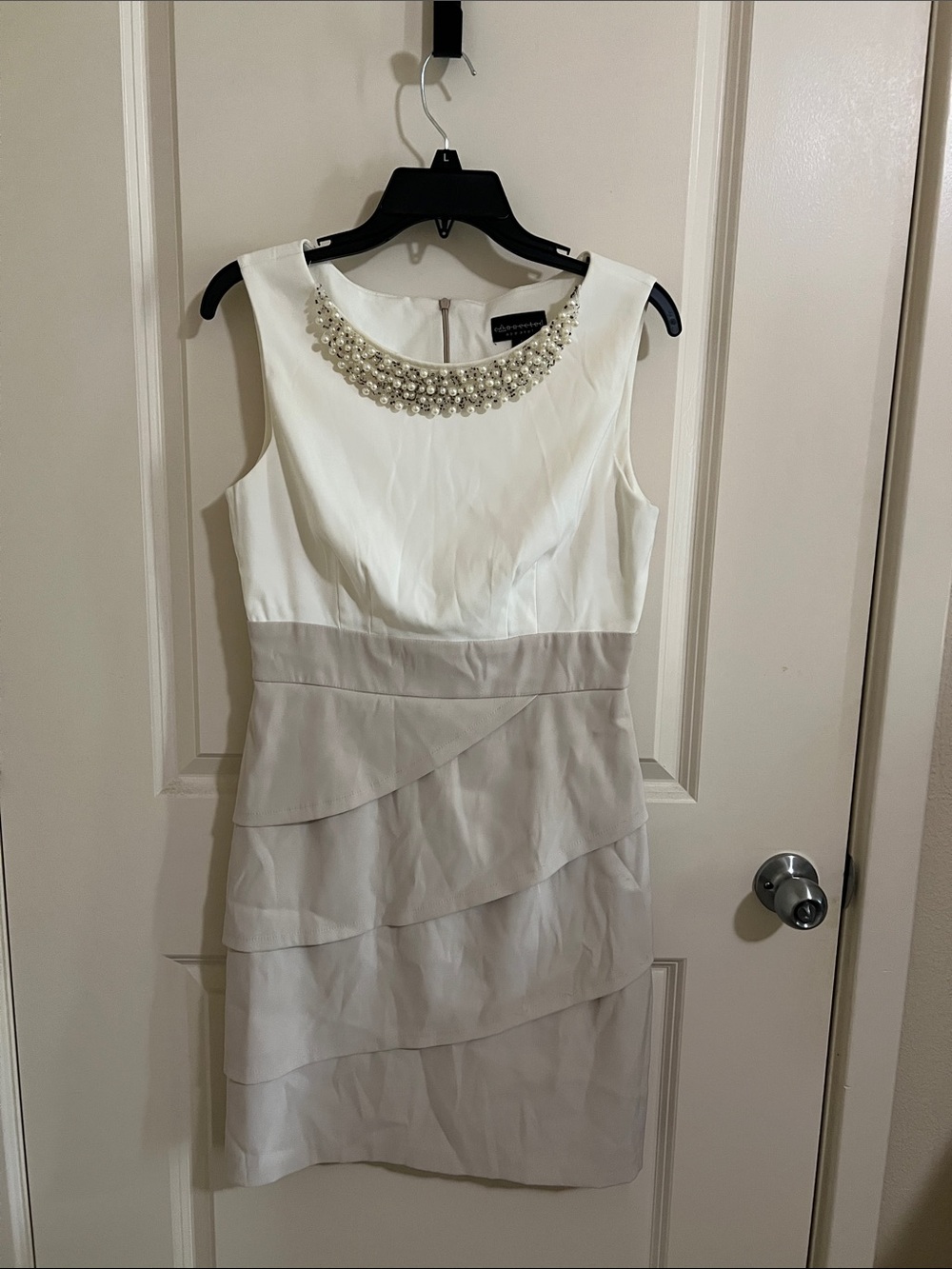 connected apparel White & Light Gray Sleeveless Tiered Dress with Pearl Collar